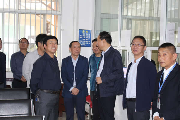 市安委辦主任、安監(jiān)局局長李永宏一行到隴運集團公司檢查指導(dǎo)工作